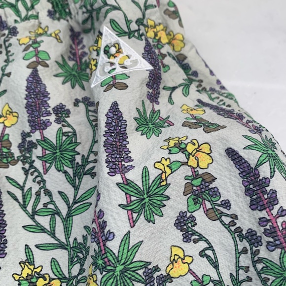 NWOT NIKE ACG Snowgrass Cream Floral Men's Cargo Shorts Size M - Picture 11 of 16